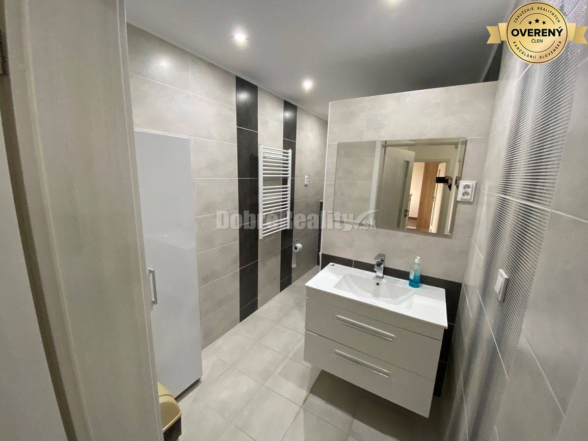 DOBRÉ REALITY ponúkajú na predaj luxusný, zariadený 4-izbový byt v Rim