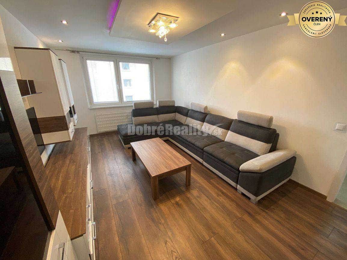 DOBRÉ REALITY ponúkajú na predaj luxusný, zariadený 4-izbový byt v Rim