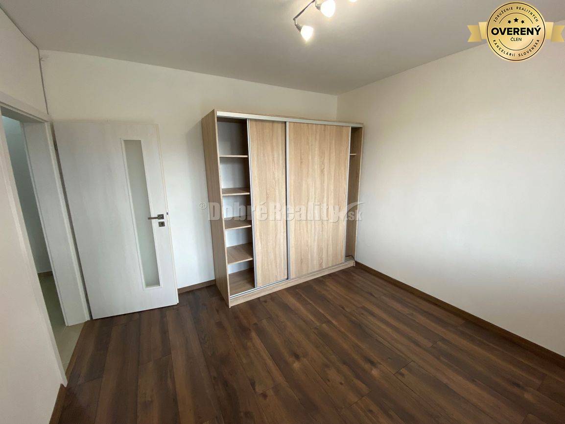 DOBRÉ REALITY ponúkajú na predaj luxusný, zariadený 4-izbový byt v Rim