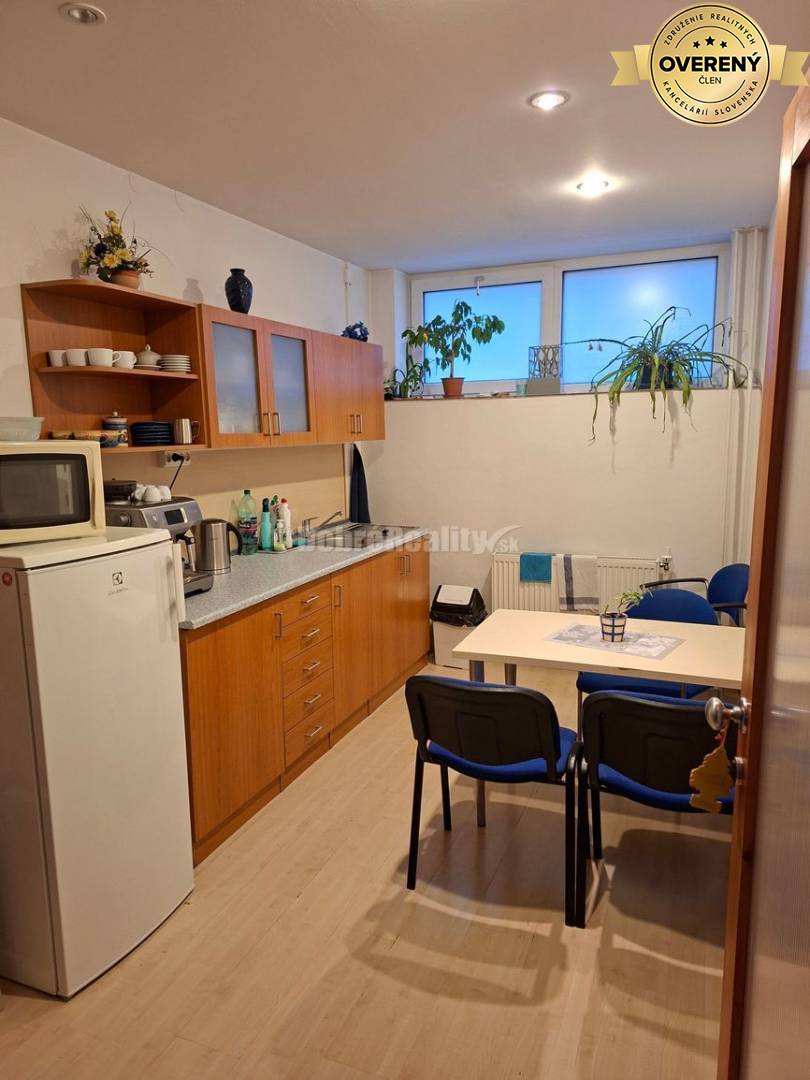 DOBRÉ REALITY - Kancelárie na prenájom v Bojniciach