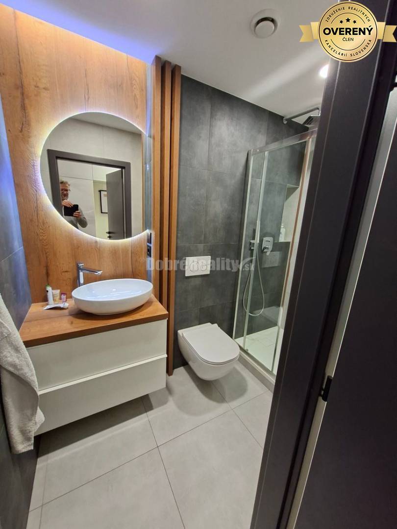 DOBRÉ REALITY - krásny 2-i. byt na prenájom v centre Prievidze-rezervo