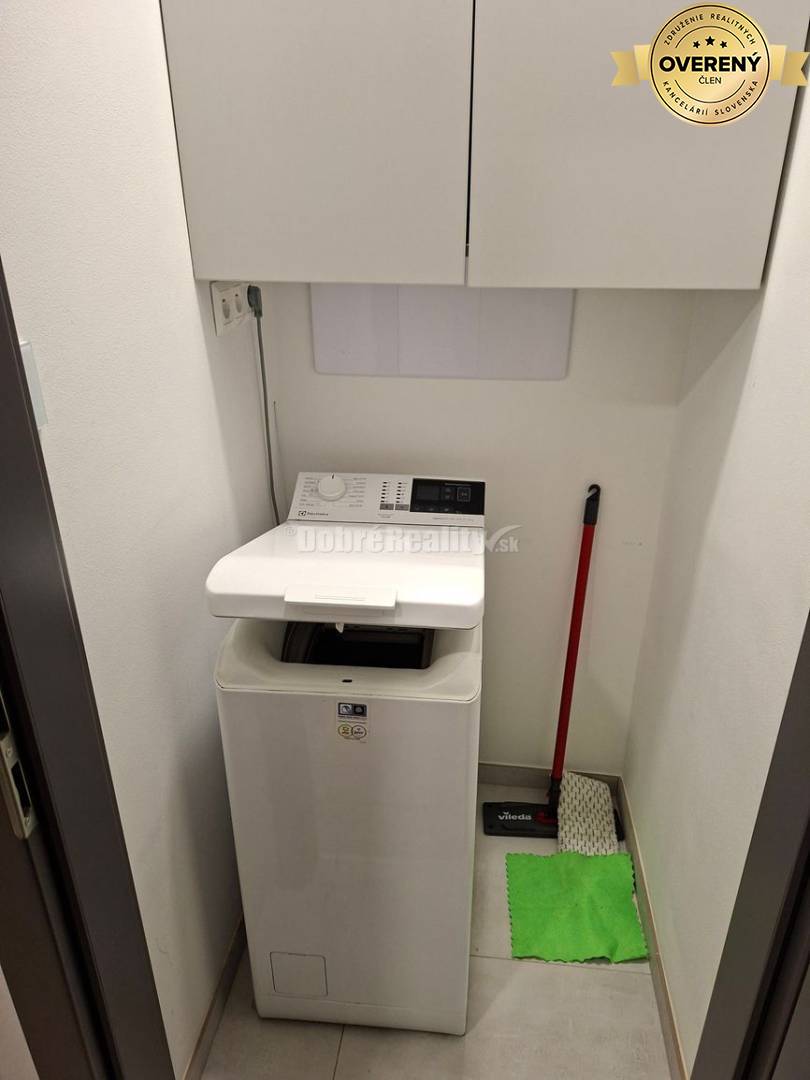 DOBRÉ REALITY - krásny 2-i. byt na prenájom v centre Prievidze-rezervo