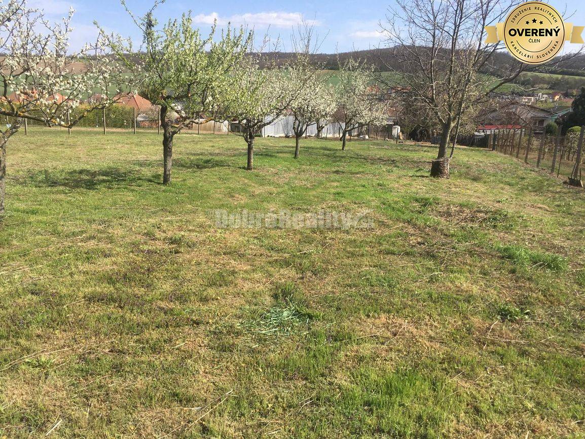 Dobré reality Vám ponúkajú na predaj stavebný pozemok v obci Podhájska