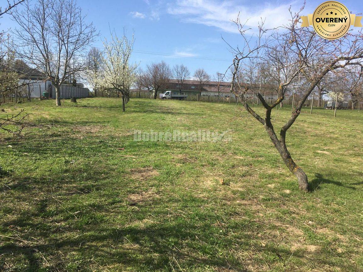 Dobré reality Vám ponúkajú na predaj stavebný pozemok v obci Podhájska