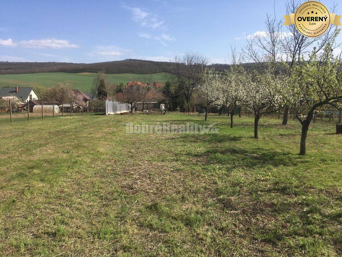 Dobré reality Vám ponúkajú na predaj stavebný pozemok v obci Podhájska