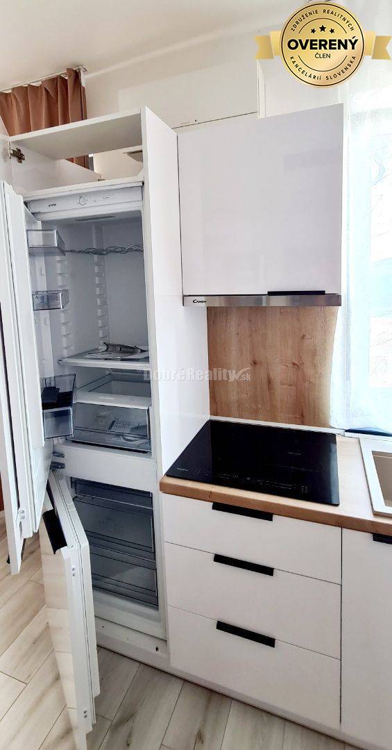 Dobré reality na predaj- zariadená novostavba pri Váhu, 3-izb.RD v rad