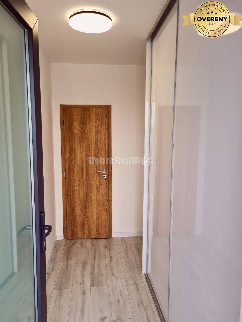 Zariadená novostavba pri Váhu, 3-izb.RD v radovej zástavbe