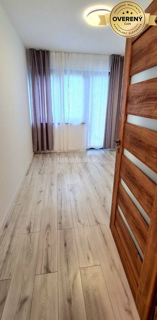 Dobré reality na predaj- zariadená novostavba pri Váhu, 3-izb.RD v rad