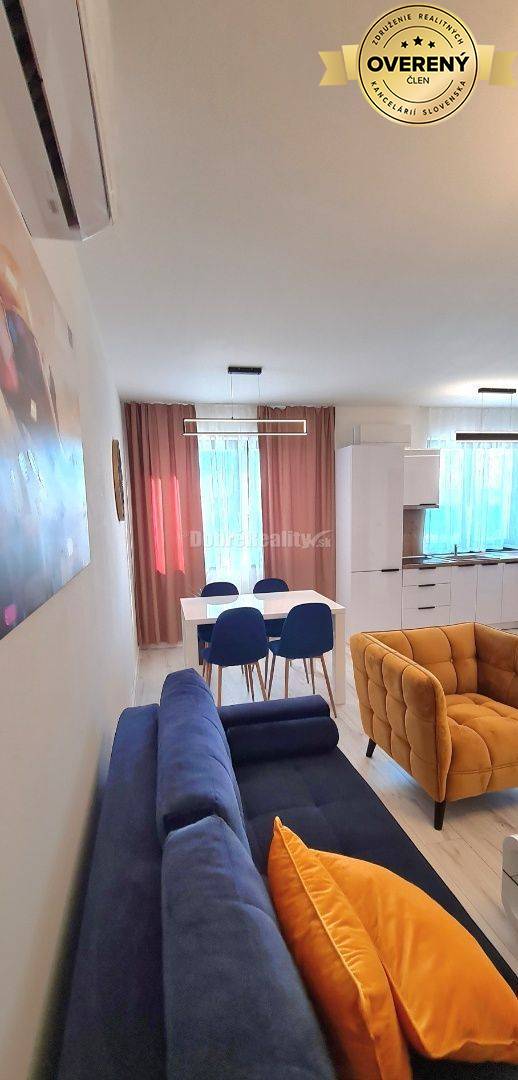 Zariadená novostavba pri Váhu, 3-izb.RD v radovej zástavbe