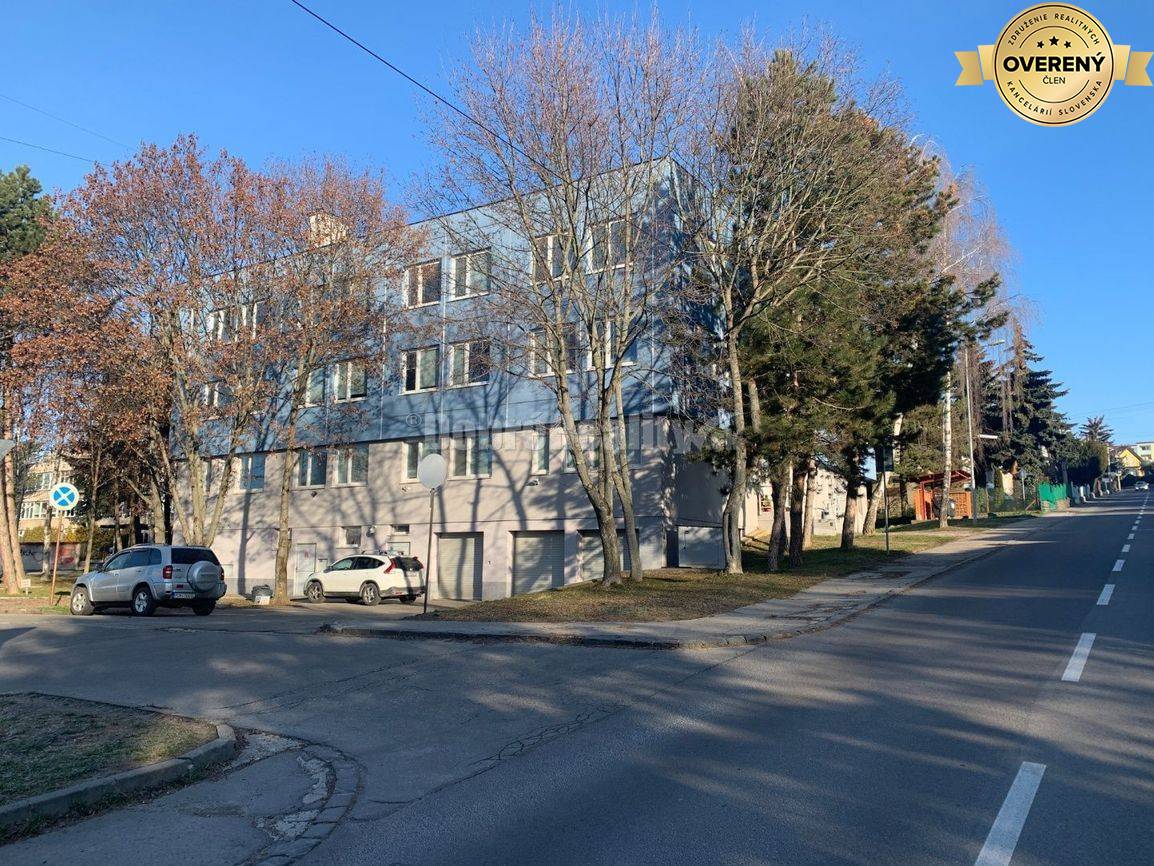 DOBRÉ REALITY - Kancelária na prenájom, 15 m2, budova Allianz - výhodn