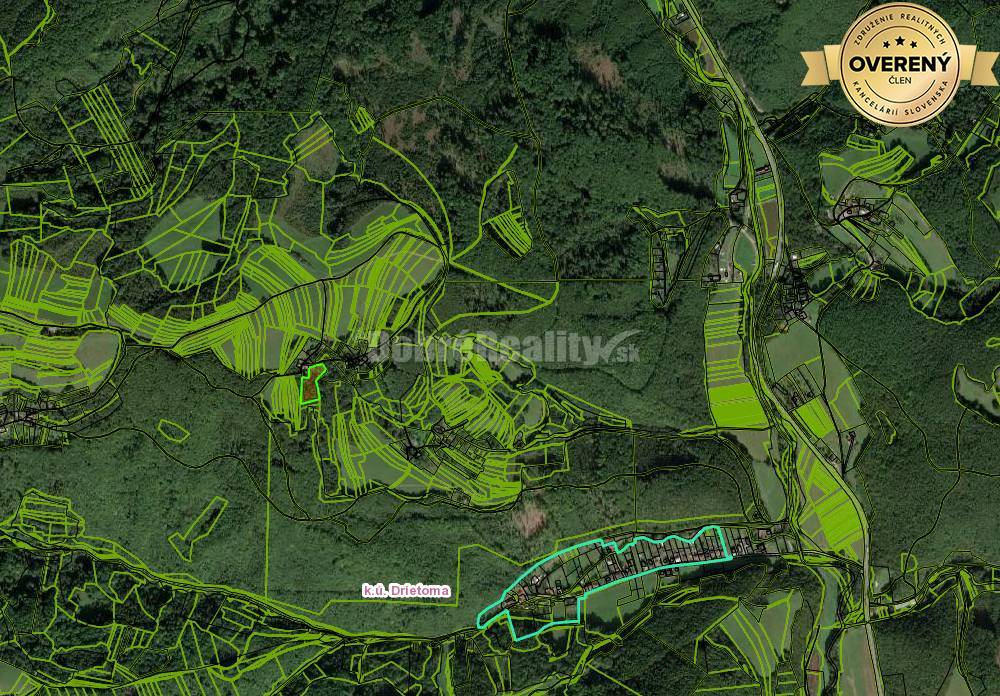 Na predaj veľký rekreačný pozemok v horskom prostredí.