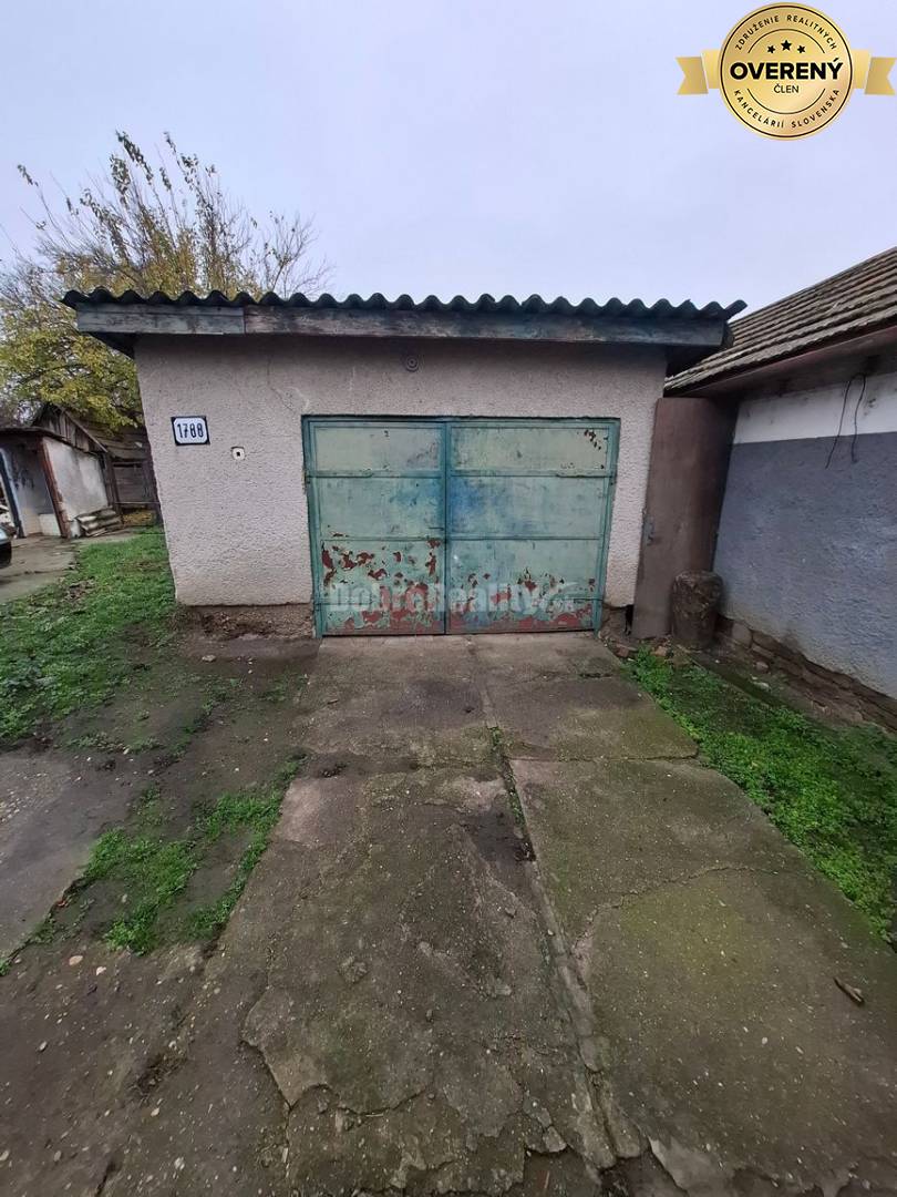 Dobre reality ponúkajú na predaj 4izb RD v Banove