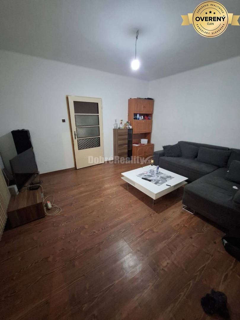 Dobre reality ponúkajú na predaj 4izb RD v Banove