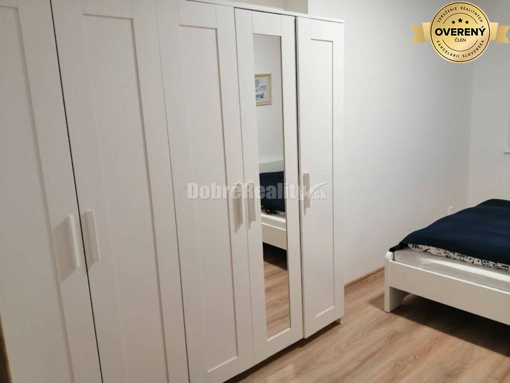 PRENÁJOM: MODERNÝ, ZARIADENÝ 2 IZBOVÝ BYT PRI NEMOCNICI F. D. R.