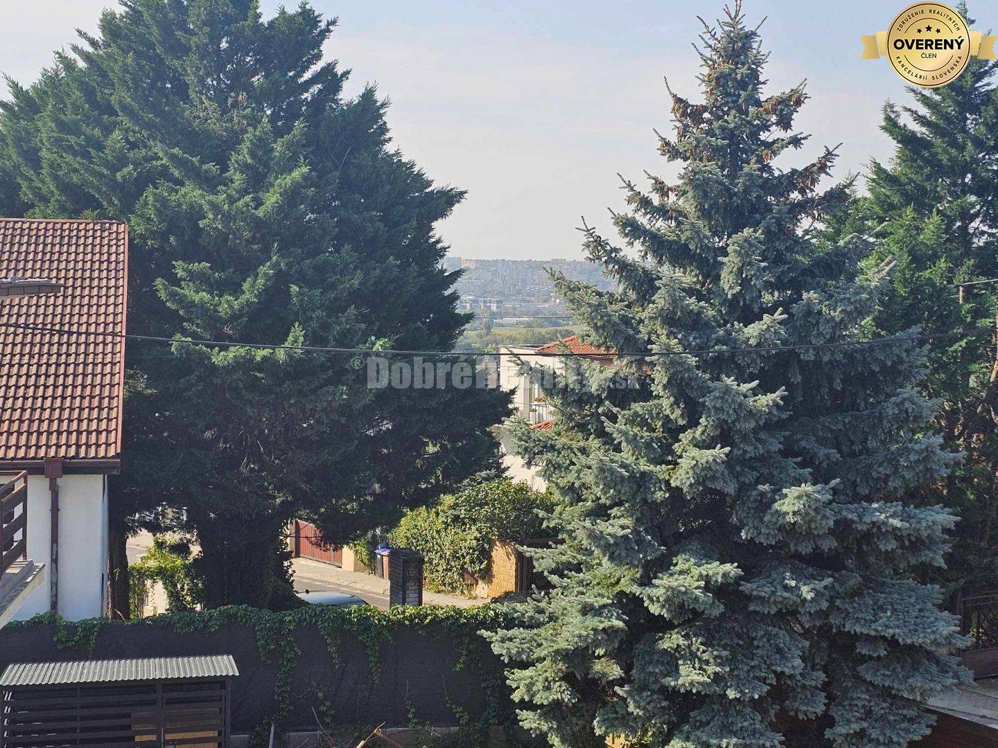 RD - ZOBOR na pozemku 575m2 - vhodný na bývanie, aj komerčné účely