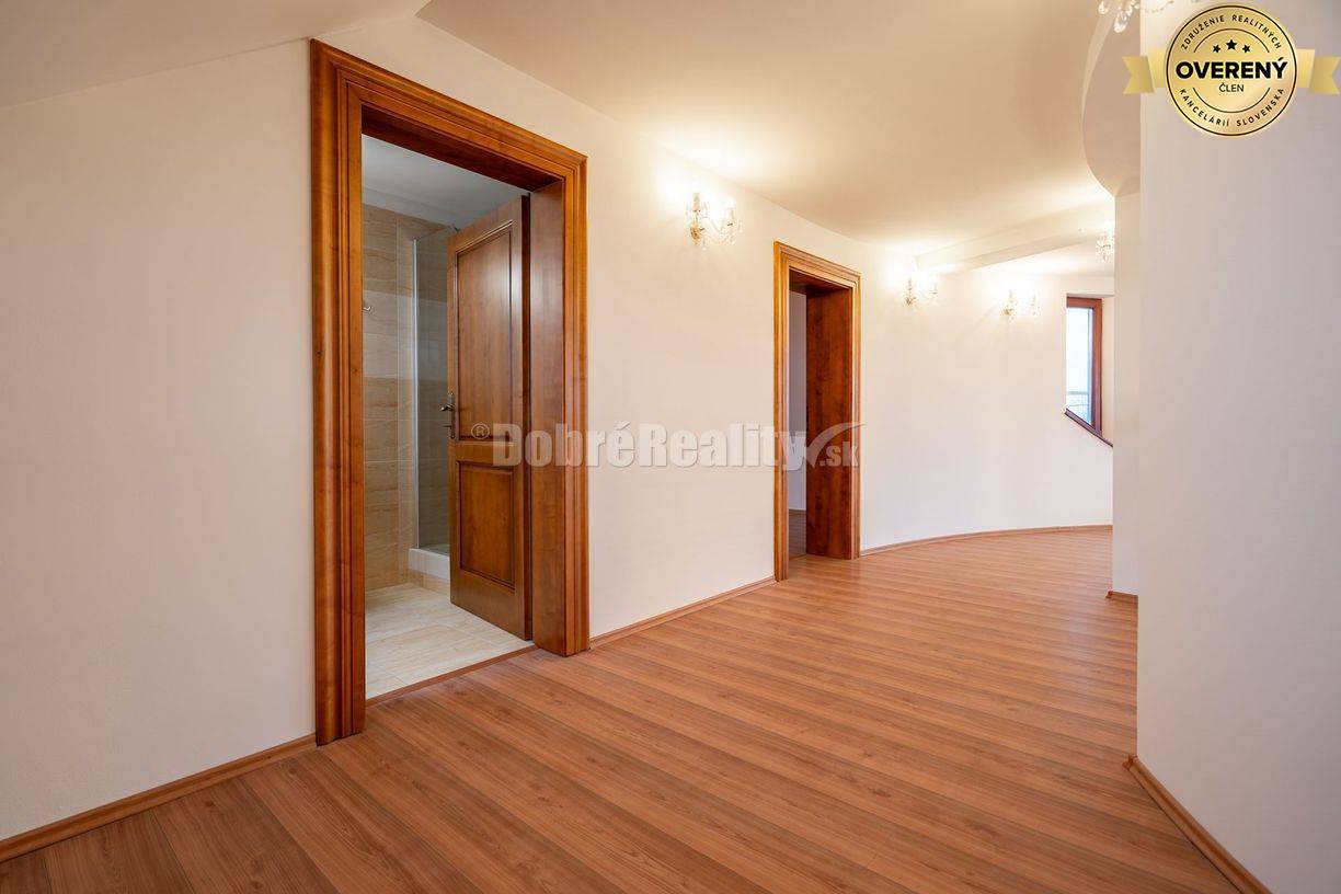 PREDAJ: Reprezentatívny objekt pre firemné využitie, 400 m² – Laskár,