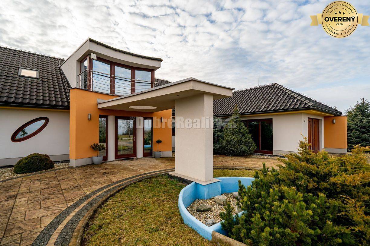 PREDAJ: Reprezentatívny objekt pre firemné využitie, 400 m² – Laskár,