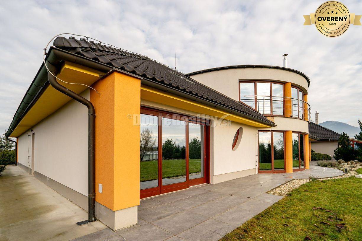 PREDAJ: Reprezentatívny objekt pre firemné využitie, 400 m² – Laskár,