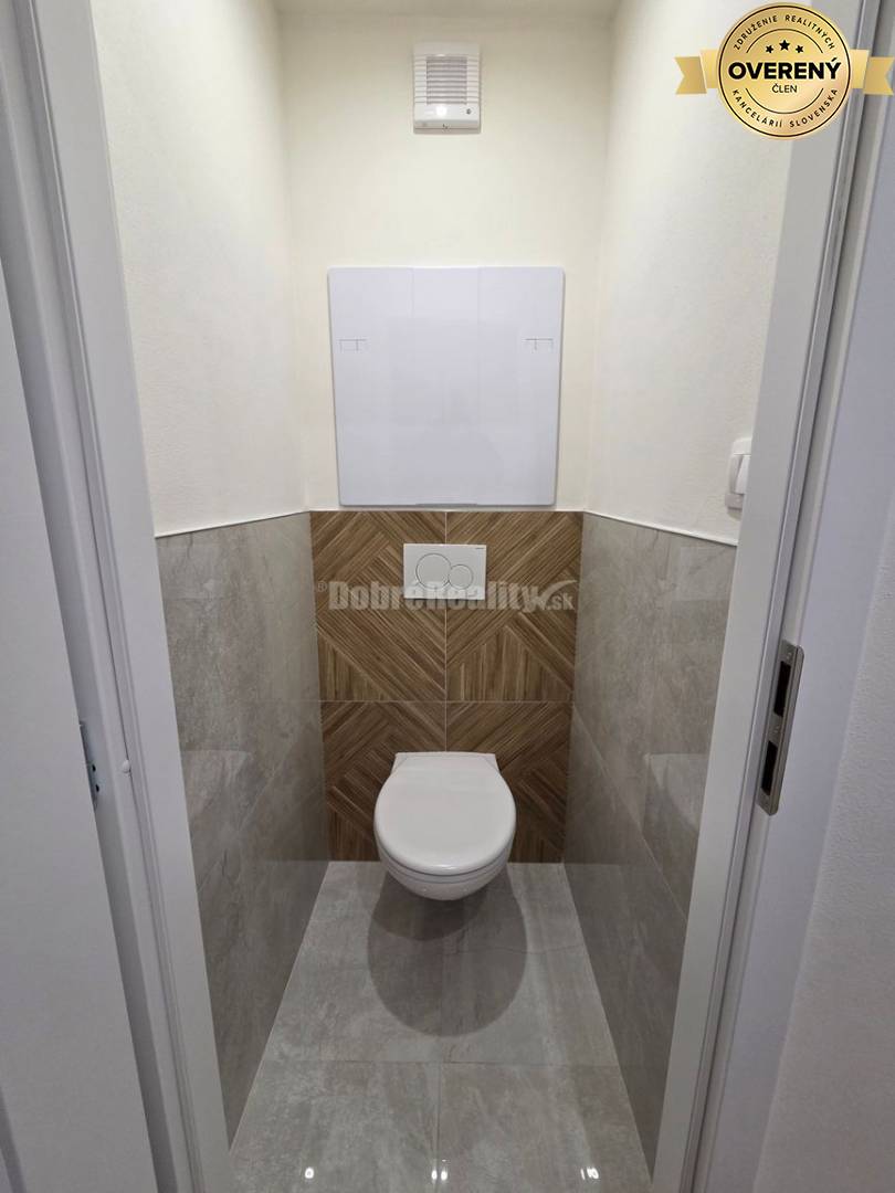 3 izbový byt na predaj 74 m2, ul. Králika, Prievidza . Staré Sídlisko.