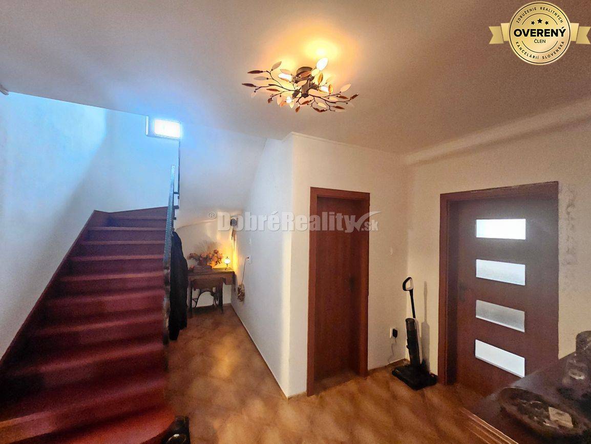 Pútavý rodinný dom v Piešťanoch neďaleko centra na