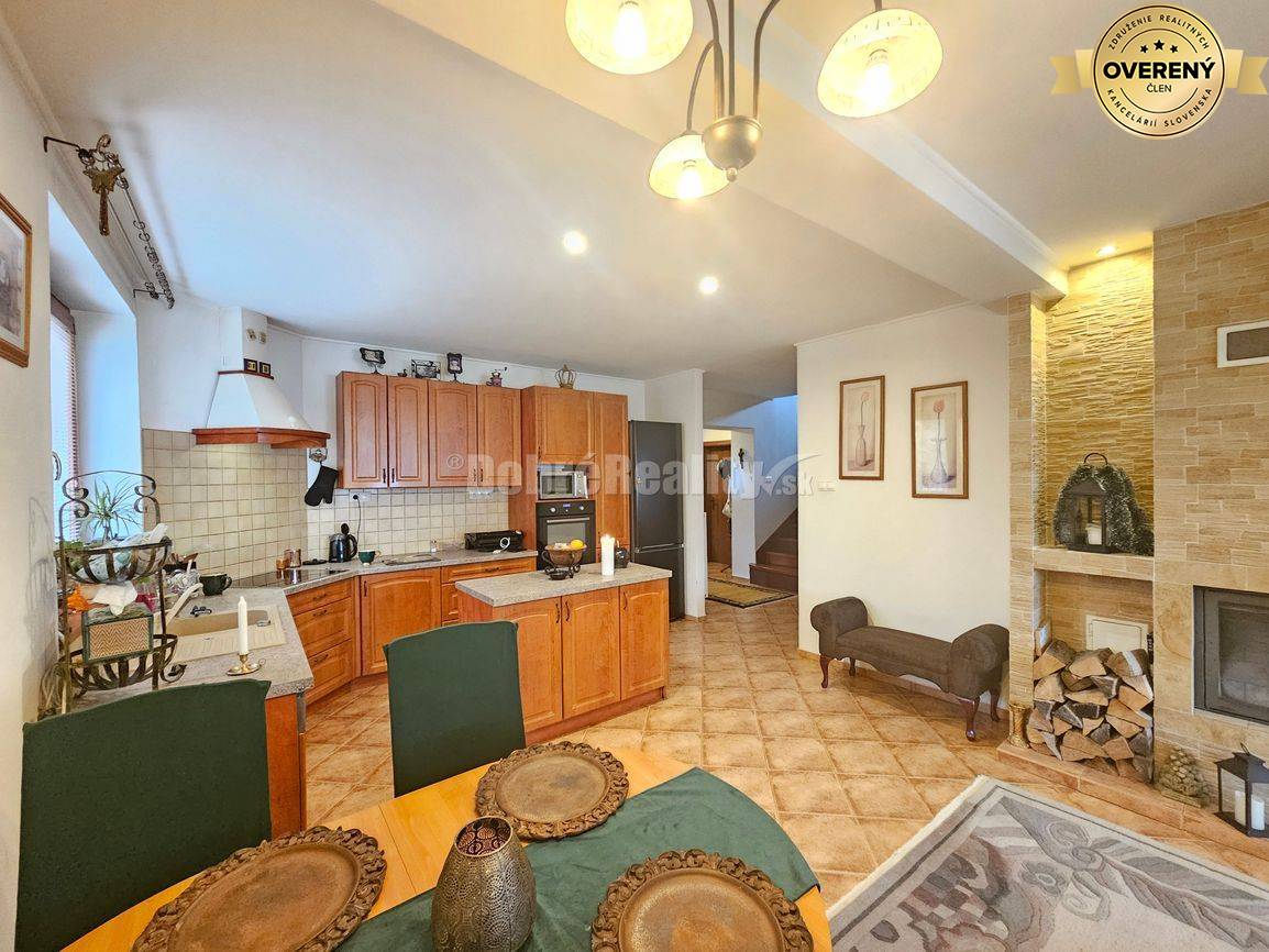 Pútavý rodinný dom v Piešťanoch neďaleko centra na