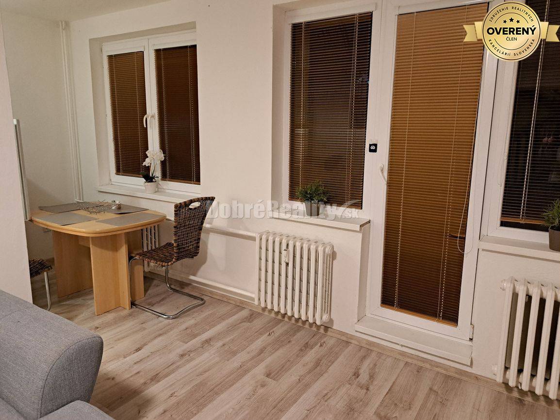 Ponúkame na prenájom trojizbový mezonetový byt v Trenčíne.