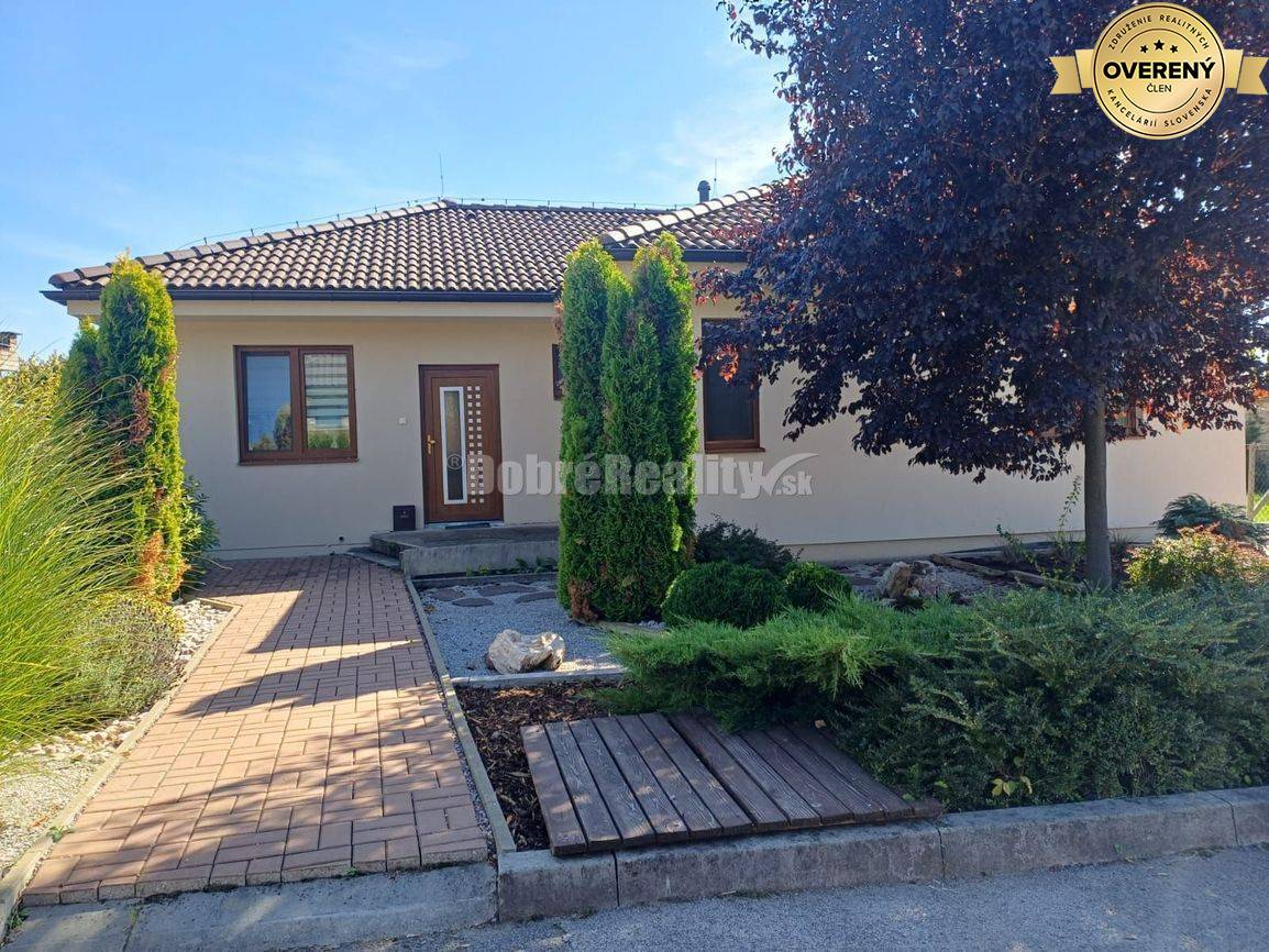 EXKLUZÍVNE!! prenájom rodinného domu v obci Beladice