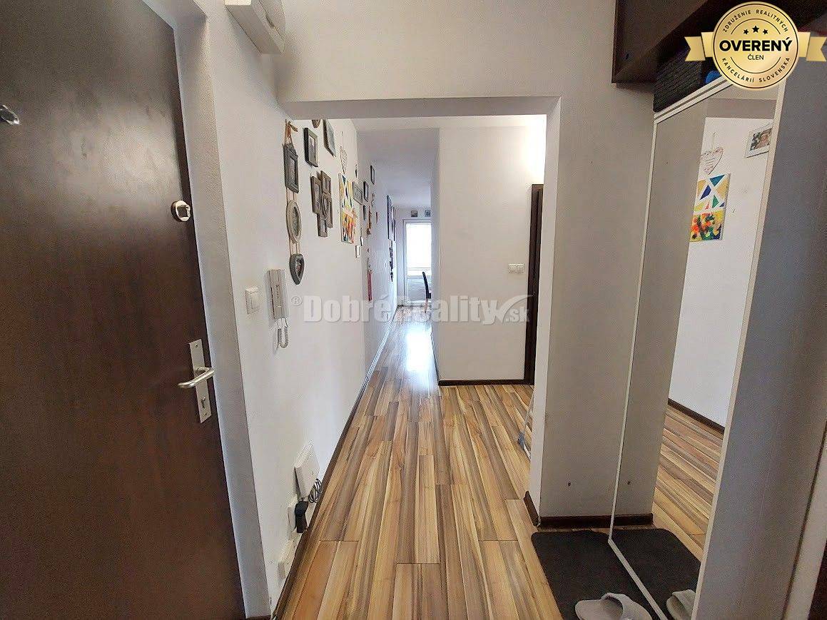 PREDAJ: NÁDHERNÝ, VEĽKÝ 3 IZBOVÝ BYT S 2 x LOGGIOU, THK