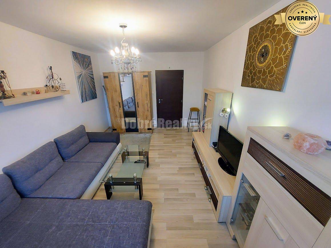 PREDAJ: NÁDHERNÝ, VEĽKÝ 3 IZBOVÝ BYT S 2 x LOGGIOU, THK