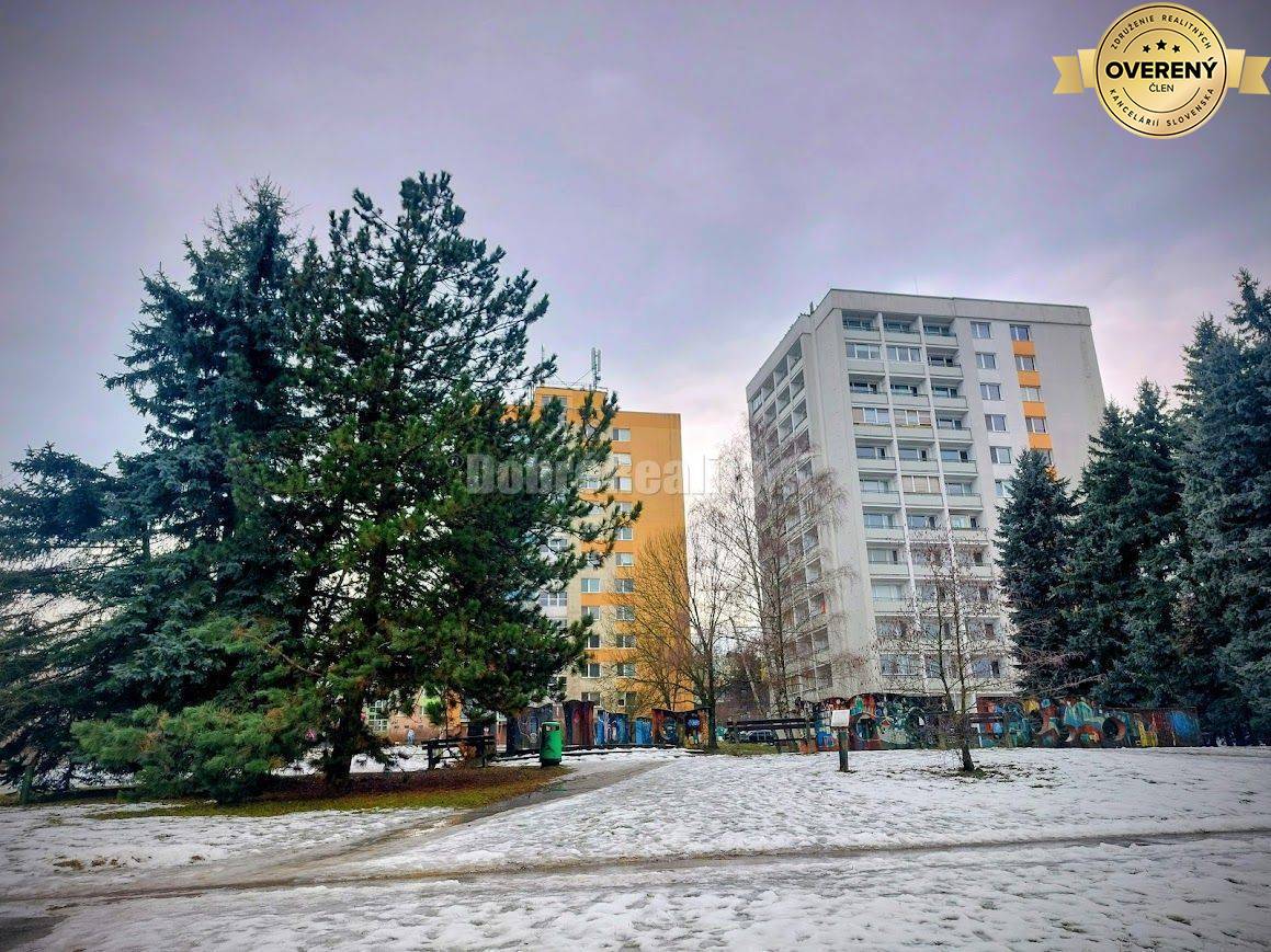 PREDAJ: NÁDHERNÝ, VEĽKÝ 3 IZBOVÝ BYT S 2 x LOGGIOU, THK