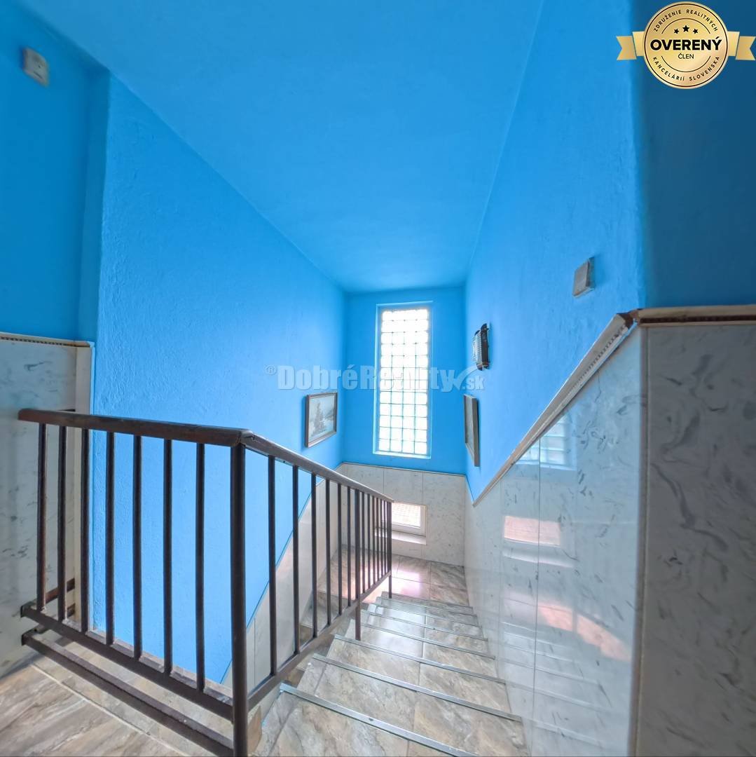 Dobré Reality – Ponúkajú na predaj priestranný rodinný dom s jedinečný