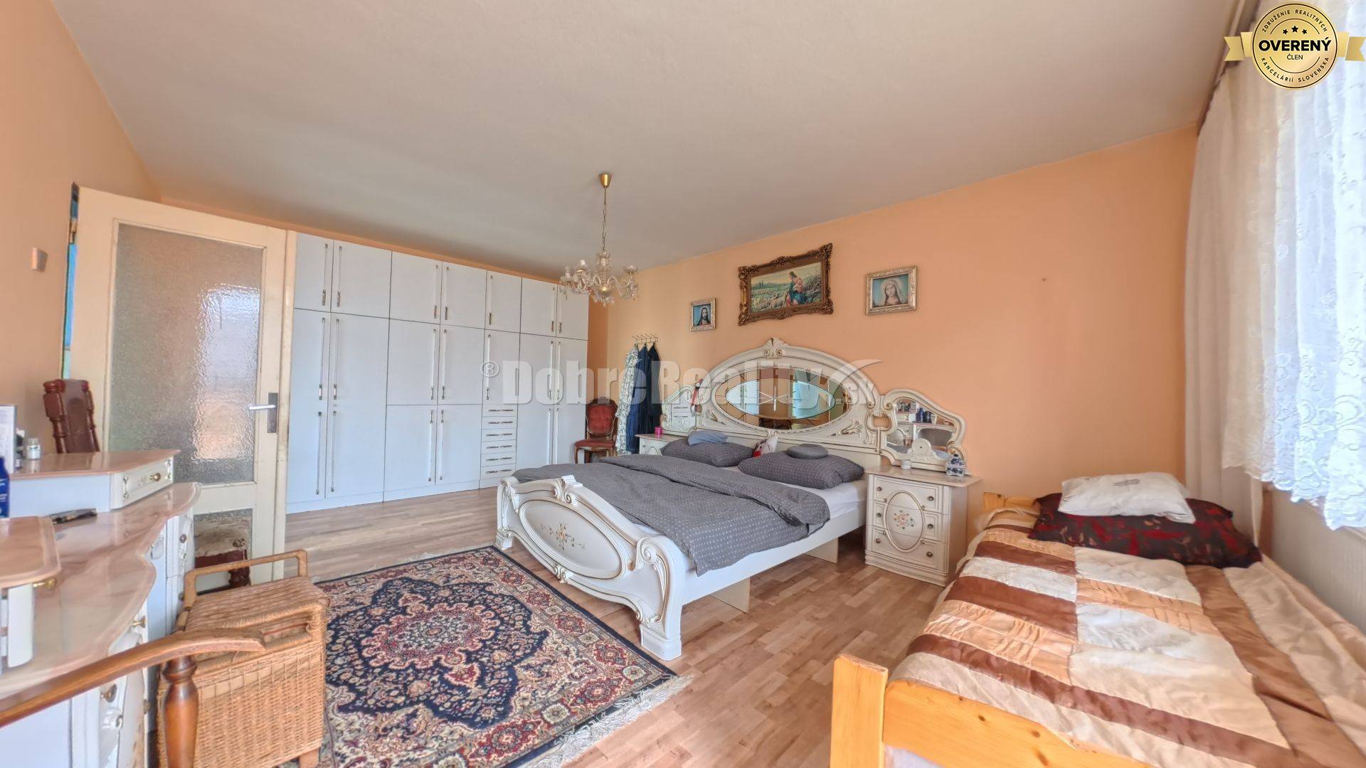 Dobré Reality – Ponúkajú na predaj priestranný rodinný dom s jedinečný