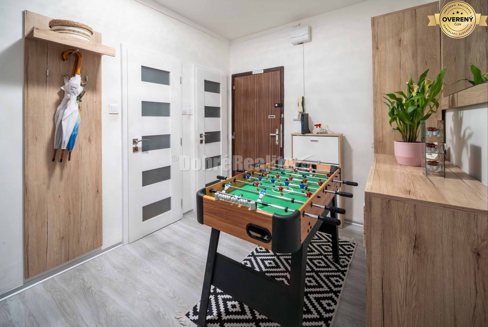 EXKLUZÍVNE NA PREDAJ - krásne zariadený 4 izbový byt po rekonštrukcii