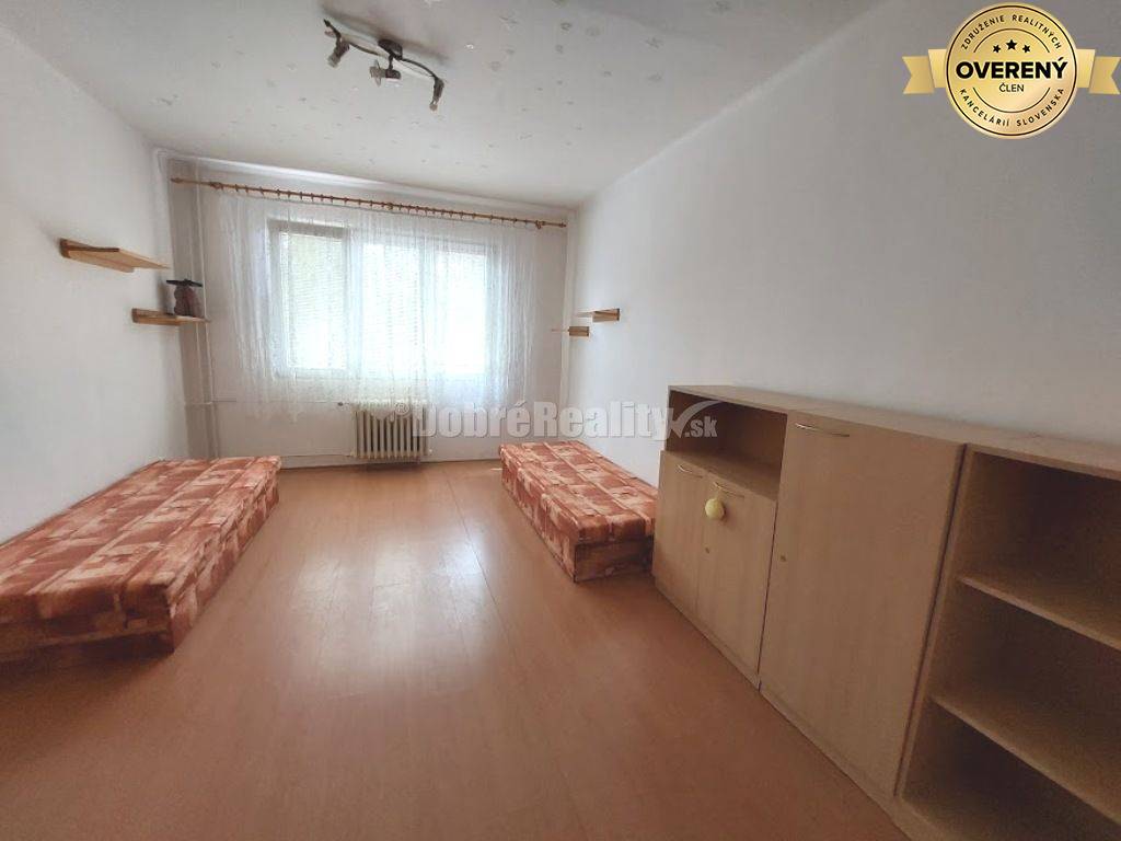 PRENÁJOM: 3 IZBOVÝ BYT S LOGGIOU V TOP LOKALITE, ŠVERMOVA ULICA