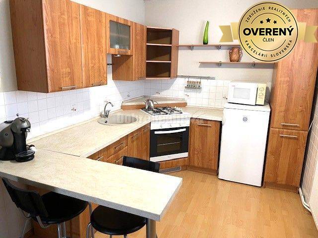 PRENÁJOM: KRÁSNY, ZARIADENÝ 2 IZBOVÝ BYT BEZ BALKÓNA