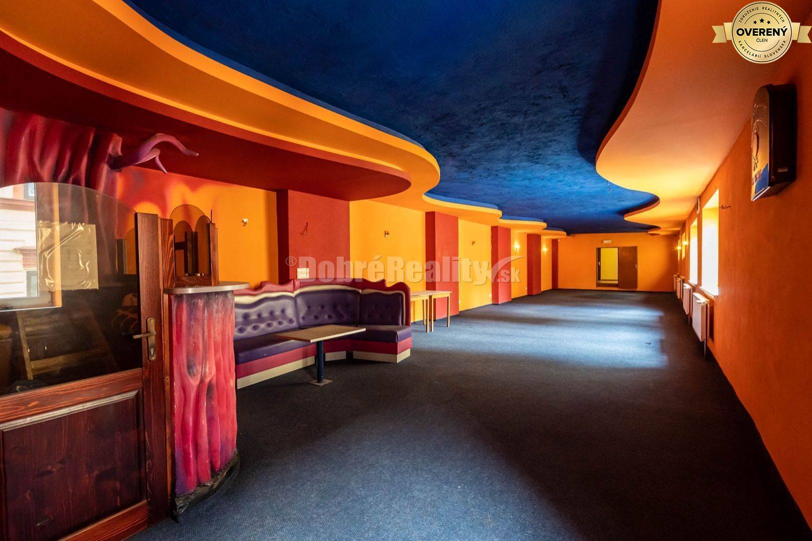 PREDAJ: Polyfunkčný objekt Sokolovňa, 1395 m2, Brezno