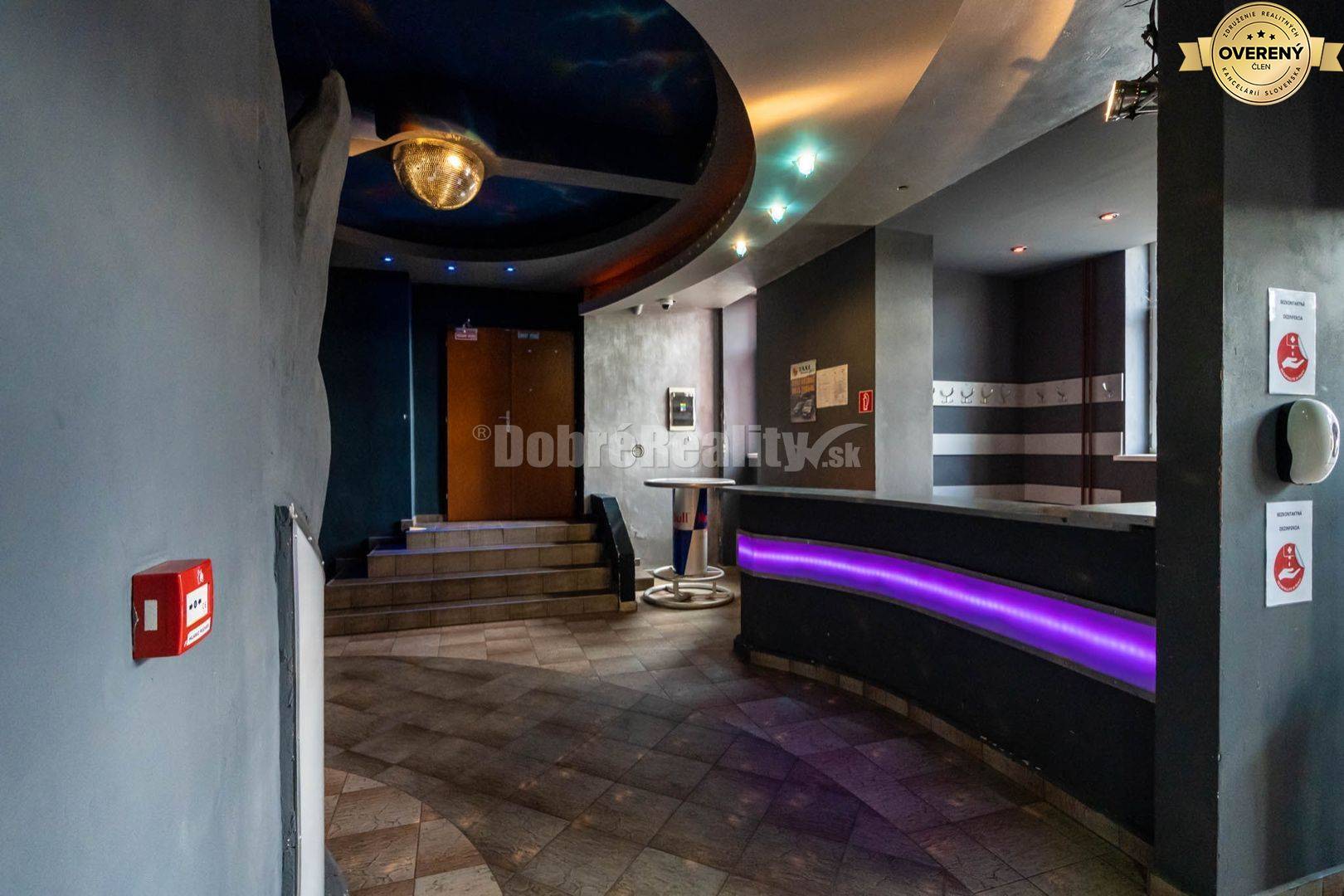 PREDAJ: Polyfunkčný objekt Sokolovňa, 1395 m2, Brezno