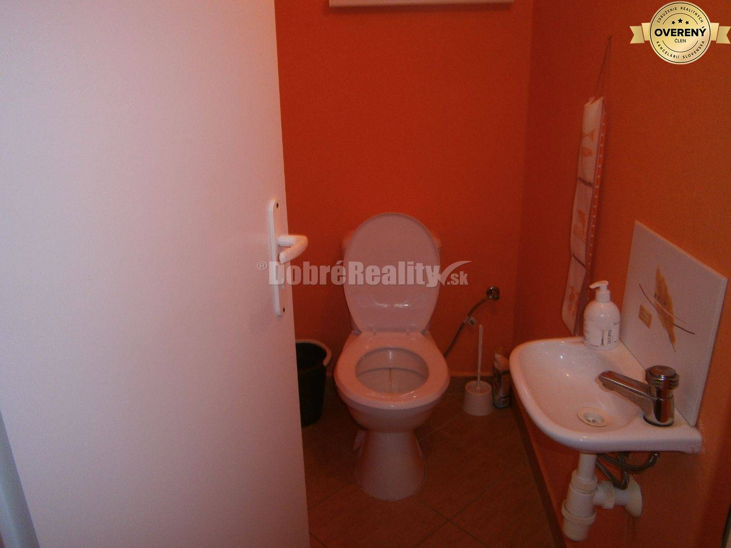 TOP: na predaj penzión v obci Podhájska !