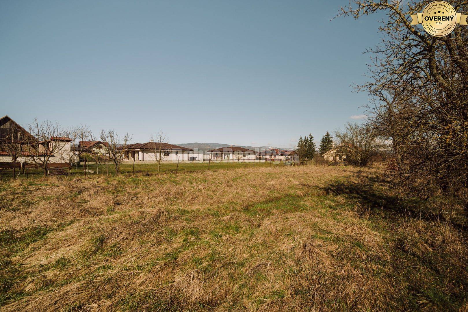 PREDAJ: Pozemok pre výstavbu rodinného domu, 885 m2, Veľká Lúka, okres