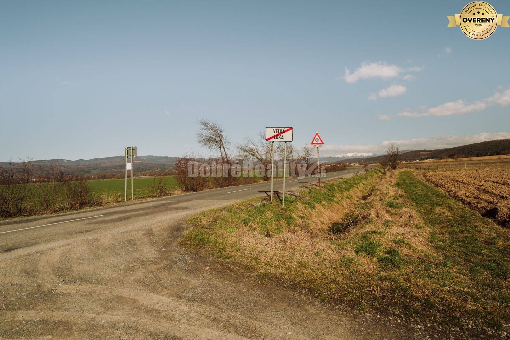 PREDAJ: Pozemok pre výstavbu menšieho rodinného domu, 764 m2, Veľká Lú