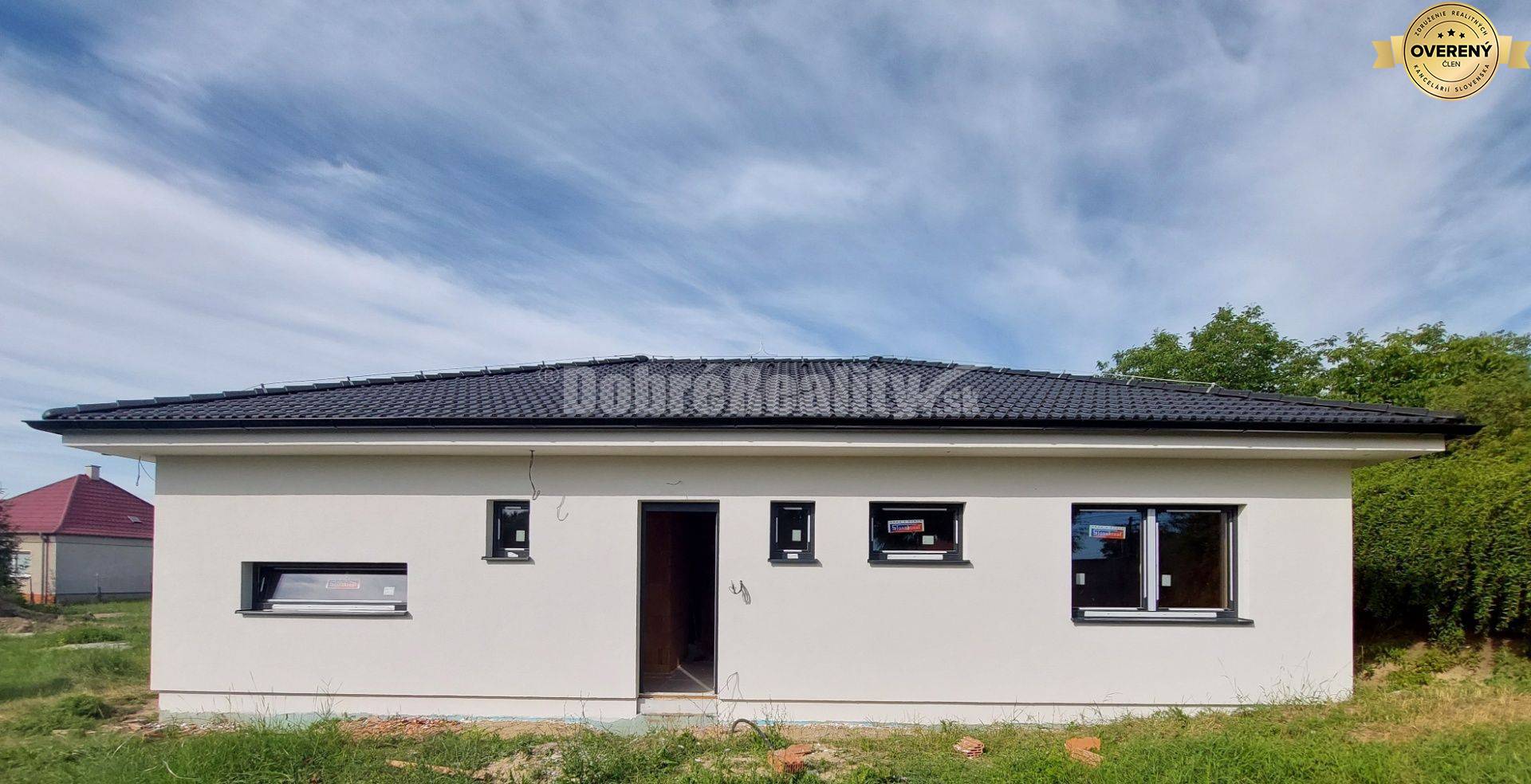 Novostavba rodinného domu - bungalov, na predaj v obci Semerovo !