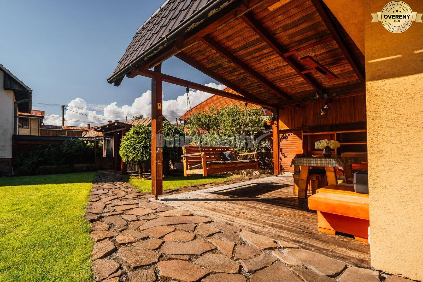 PREDAJ: Rodinný dom na brehu Čierneho Hrona s menším pozemkom, 160 m2,