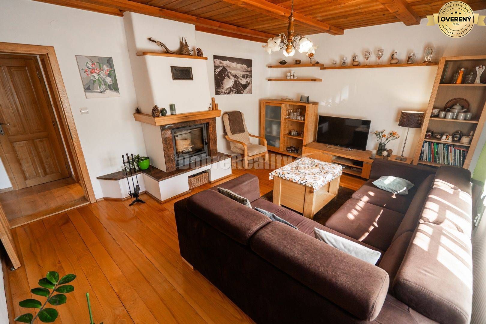 PREDAJ: Rodinný dom na brehu Čierneho Hrona s menším pozemkom, 160 m2,