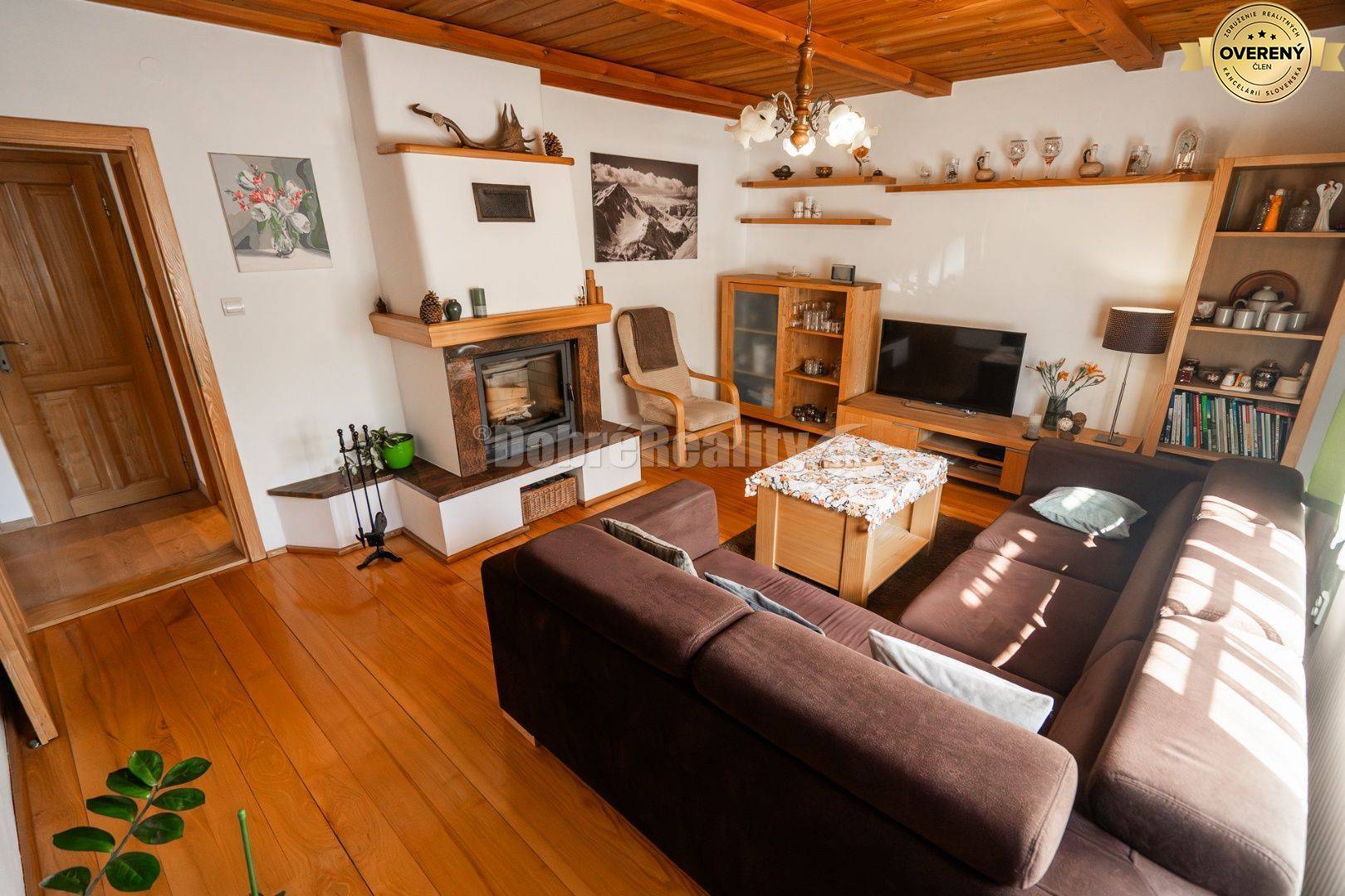 PREDAJ: Rodinný dom na brehu Čierneho Hrona s menším pozemkom, 160 m2,