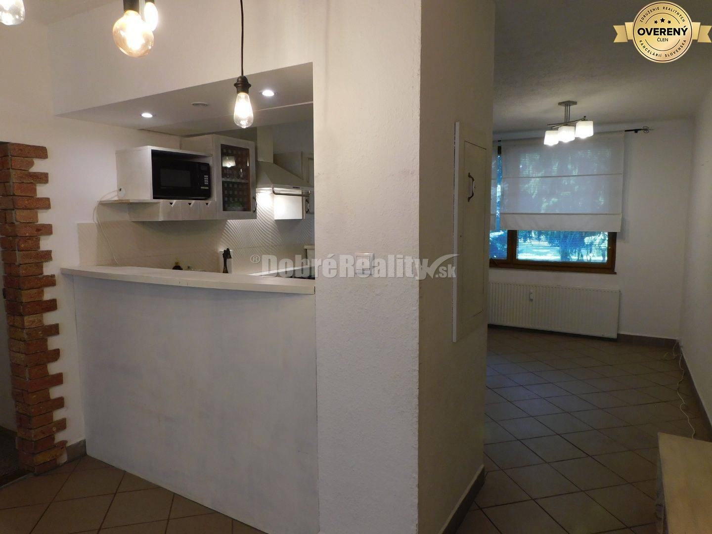 Ponúkame Vám na predaj priestranný, zrekonštruovaný 3-izb. byt vo vidi