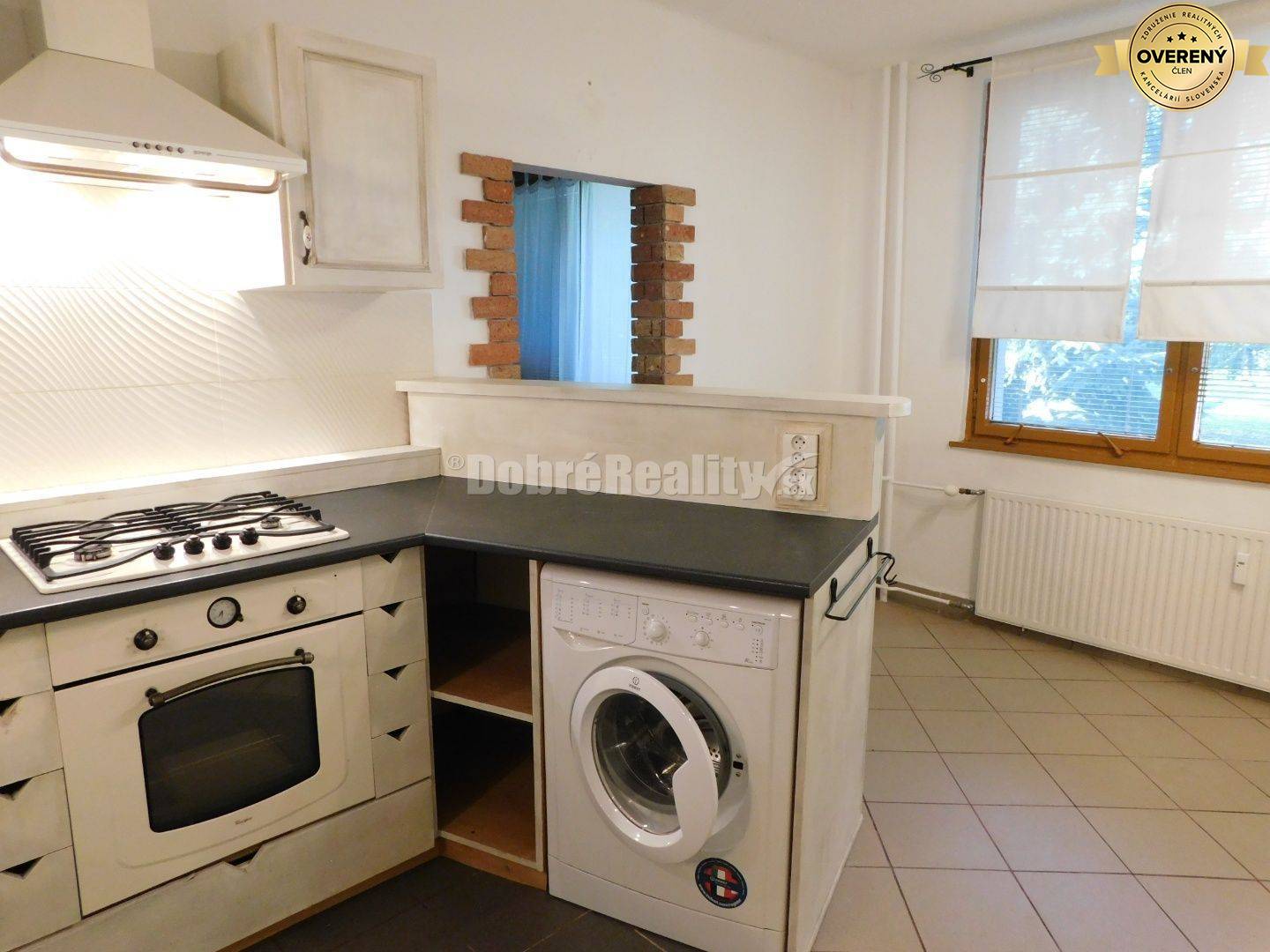 Ponúkame Vám na predaj priestranný, zrekonštruovaný 3-izb. byt vo vidi