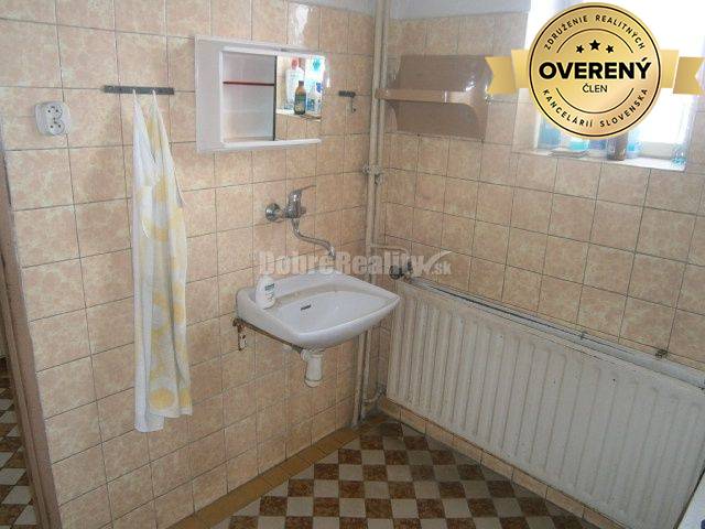 Dobré reality ponúkajú Rodinný dom v centre mesta Hurbanovo na predaj