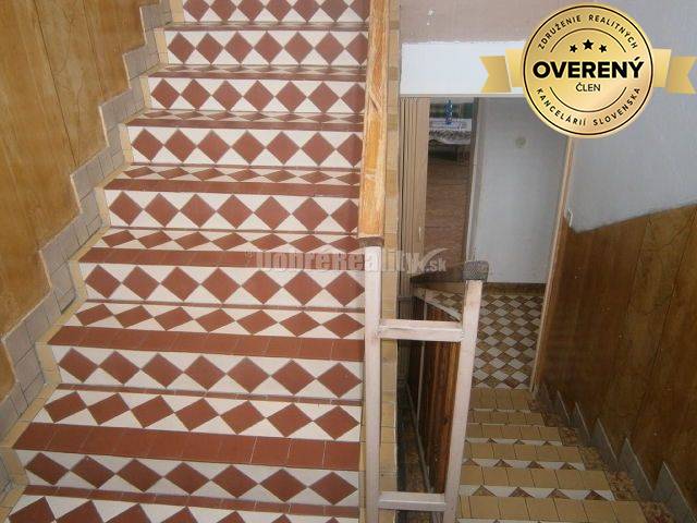 Dobré reality ponúkajú Rodinný dom v centre mesta Hurbanovo na predaj