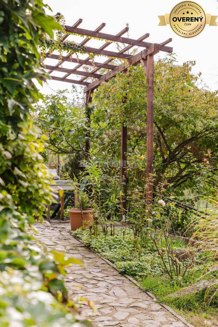 Dobré Reality- Sebestačný vidiecky areál s možnosťou rozdelenia na 2 s