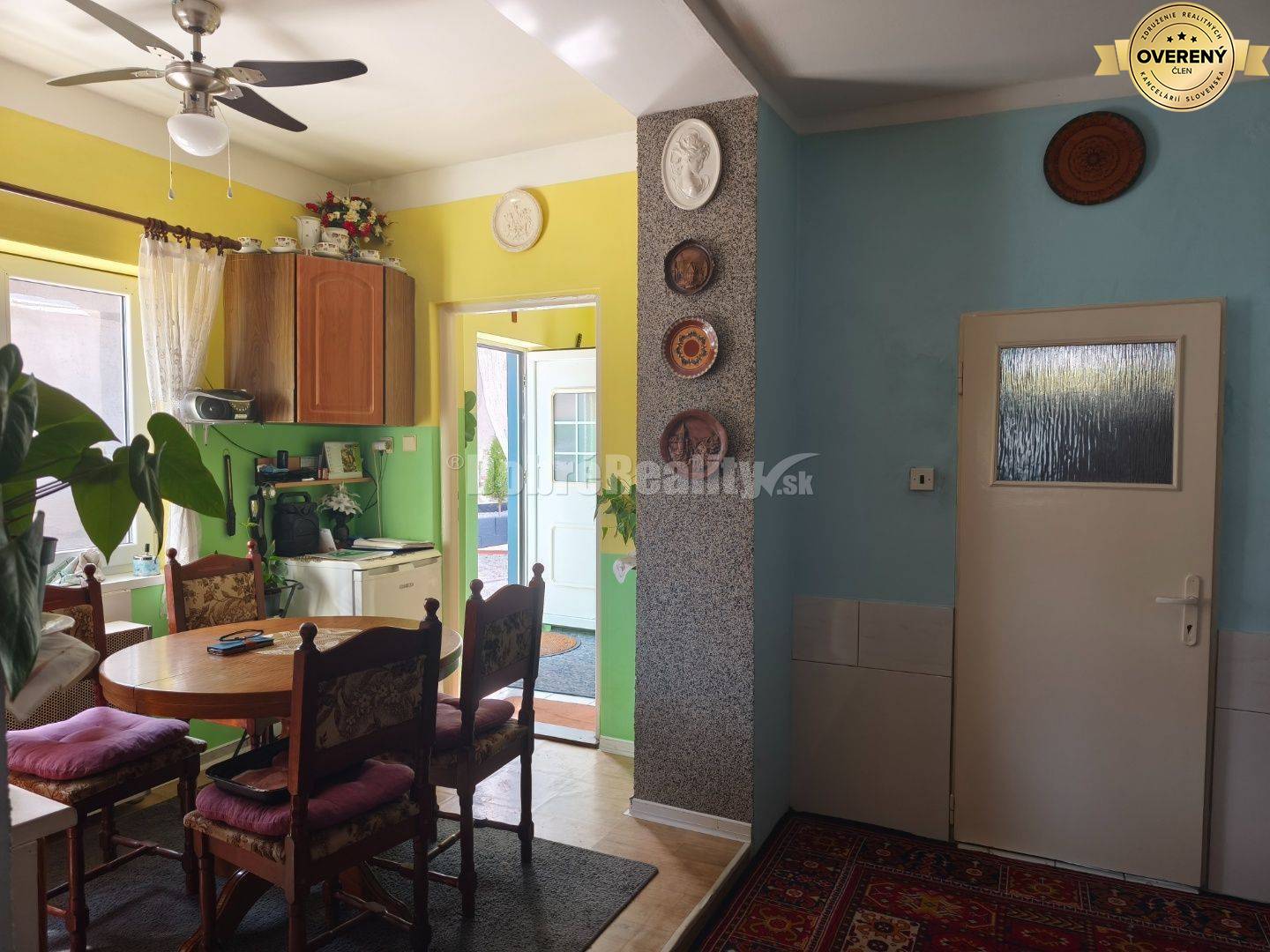 Zachovalý 3 izbový domček v Seliciach k okamžitému nasťahovaniu .